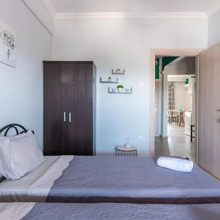 Cozy Next To Center 아파트 *