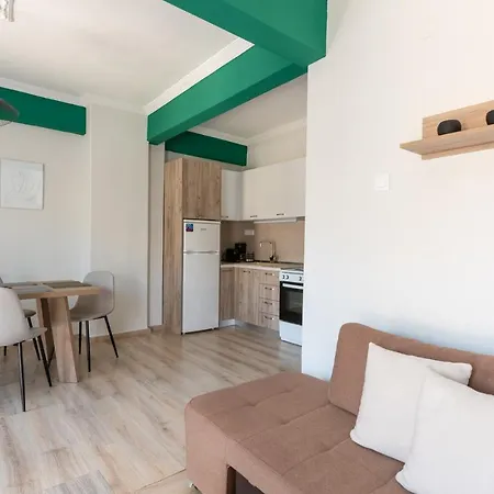 Cozy Next To Center Apartment