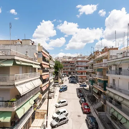 Cozy Next To Center *