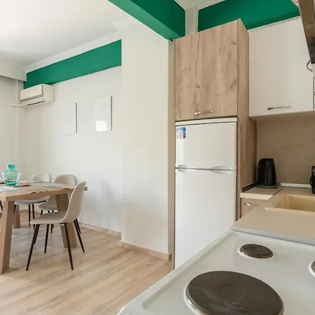 90 M2, 2 Yatak Odalı, 1 Banyolu , Vadaris-dikastiria Bölgesi Bölgesinde * Selanik