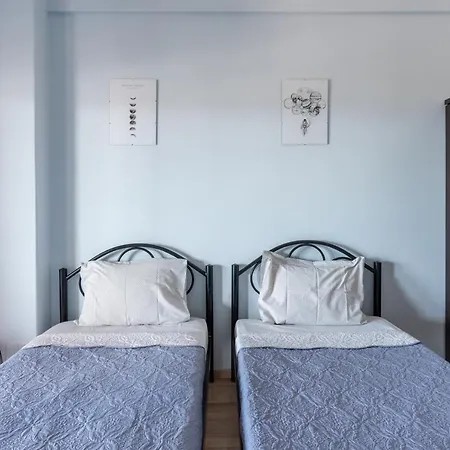 90 M2, 2 Yatak Odalı, 1 Banyolu , Vadaris-dikastiria Bölgesi Bölgesinde * Selanik